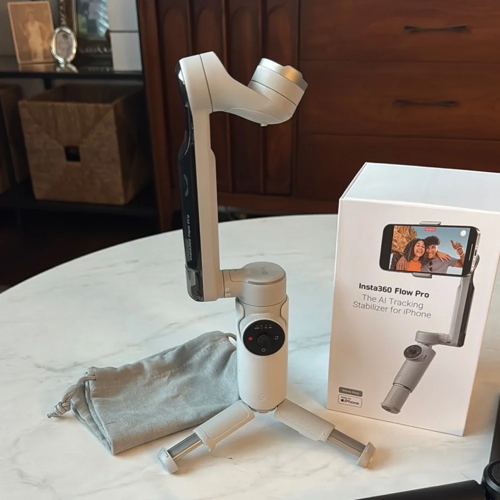 Flow Pro White Camera Stabilizer
